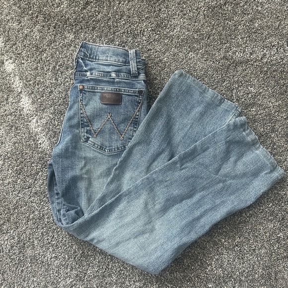Wrangler Retro Jeans Womens 10 Blue Relaxed Bootcut Denim Stretch Mid Rise - Picture 1 of 13